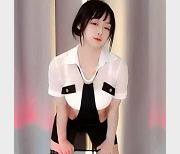 虎牙甜妹主播《林小花》直播果舞私人订制