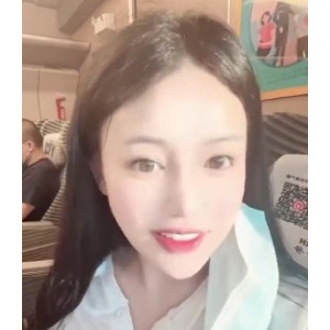 众多美女表演咬技认真吃鸡的小姐姐最迷人