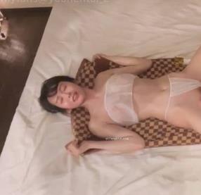 邻家清纯小姐姐的身材，让你忍不住去按摩