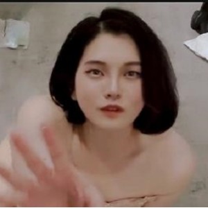 TS自拍视频11分钟全程露脸，颜值在贤娆打桩PY，H机震撼表演OnlyFans