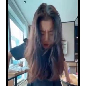 警花张津瑜自拍视频资源，洗手间内逗趣私信观看