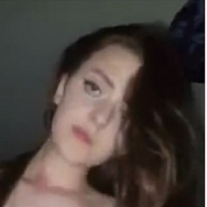 美丽对决：古力娜扎侧脸VS迪丽热巴正脸，视频清晰音质佳