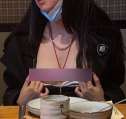 绿帽指教J神私拍今日三人泡澡三人游喷泉