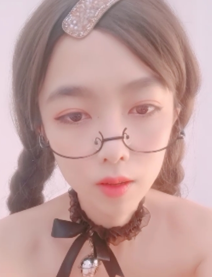 “银狗子苏苏豆422v411g，收藏百度貂蝉馋龙，新增196v”