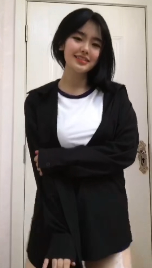 《小羊与皮皮虾：195个温馨瞬间，视频仅1.02g》