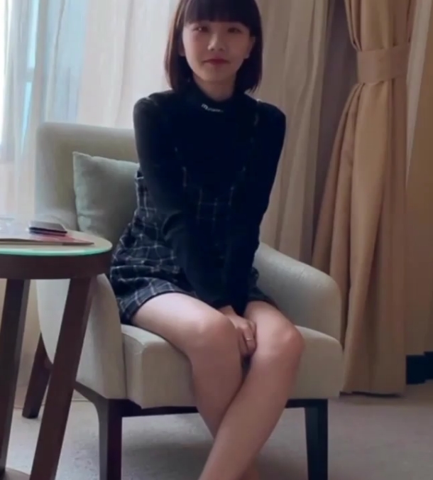 转载百度盘沉沦美女大学生最新合集1V148M，想跟哥哥实战