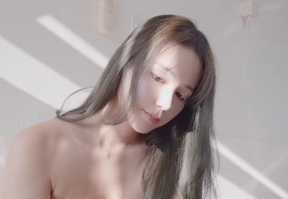 自拍平台naomiii回归新作1V1.2G，家里自拍，时长28分，资源火热讨论