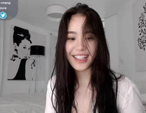 东南亚OnlyFans豪放浮力姬LiChang最新合集45V30G，甜美清纯与欧美风格碰撞