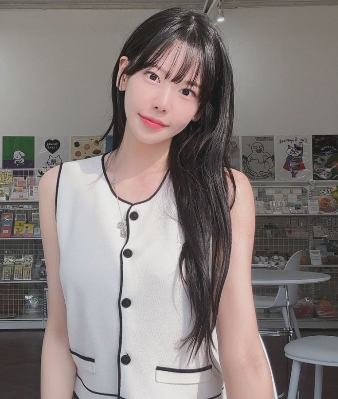 百度ki_yunjin韩国顶级网红私拍作品16.6G收藏166