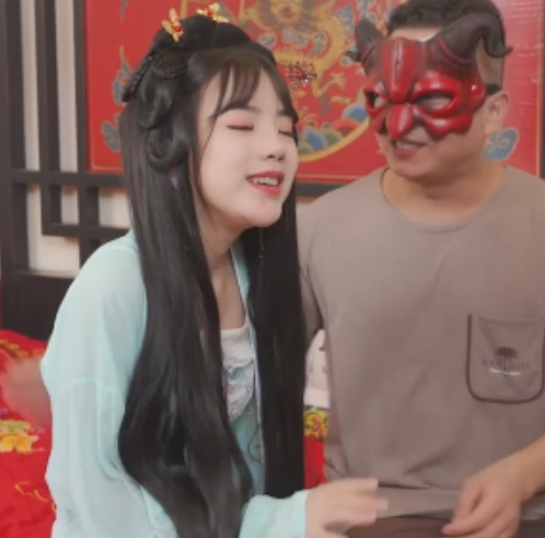 转载潘甜甜花絮采访合集14V3.3G劲爆稀缺