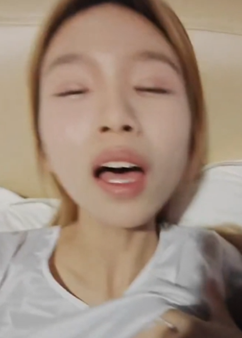 推特银优66珍藏百人斩高冷女神33V+148P2.51G