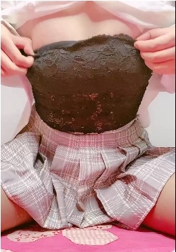 秀女美狸浮力姬浴室短视频56部36G超弹