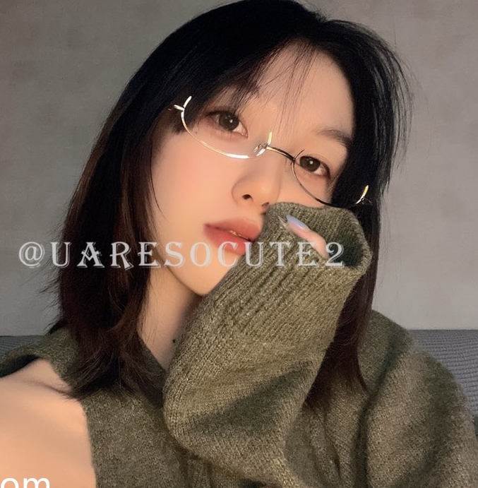 某圈uaresocute眼镜娘圈养门62V560MB绝密展示