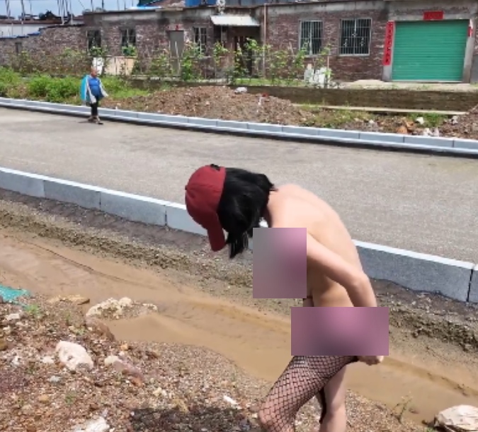 推特cikaimoon两部流口水街拍1.09G