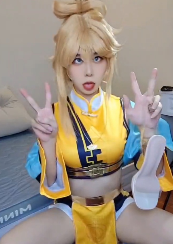 小梦明天再努力伪娘cos日常26v丰满增量版