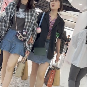 推特KFC双姝逛街实拍两部5.8G绝顶诱惑