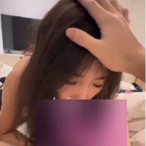 抖音周周桃桃养成系自拍20部376M青涩欲滴