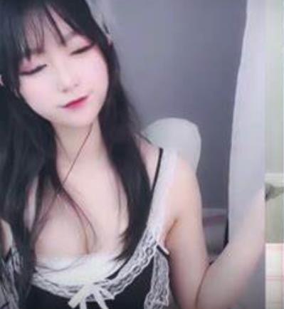 斗鱼超高人气新晋主播可爱调皮的（可爱的埋埋）飞机火箭群重金定制浮力完整合集