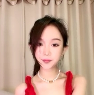 红裙甜妹黑丝美腿互磨1V909M丰满撩人