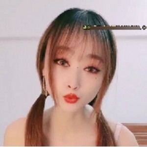 推特小姐姐馒头挺拔黑丝美腿1V652M太惹火