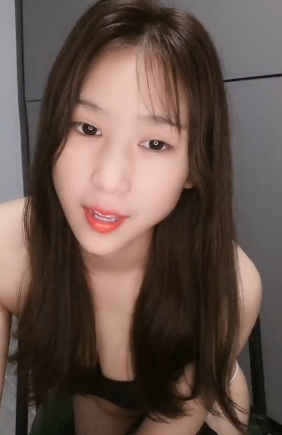 百度盘小美女绝美身材爱笑视频1部675M太诱人