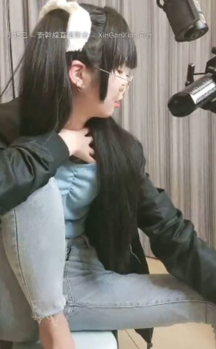 专属小女友双马尾白丝直播合集30V28G清纯又魅惑