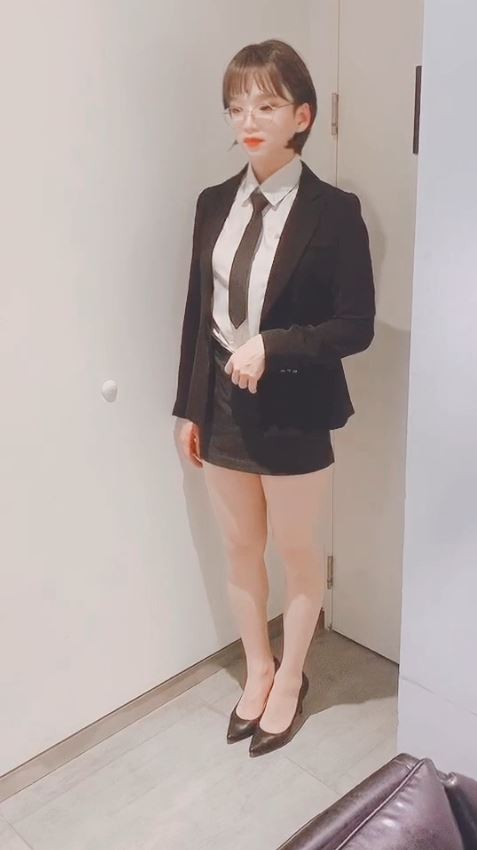 眼镜伪娘Jieun原档256部39.3GOF私录甜到骨子里的浪