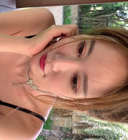 街拍网盘吊带低球车灯紧身裤美女1V8.19G太劲爆